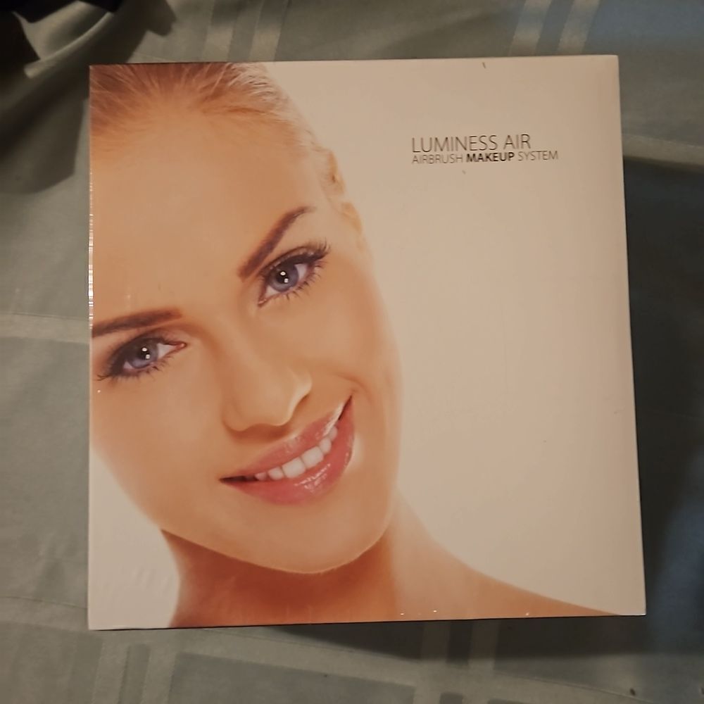 LUMINESS AIR AIRBRUSH MAKEUP SYSTEM  New